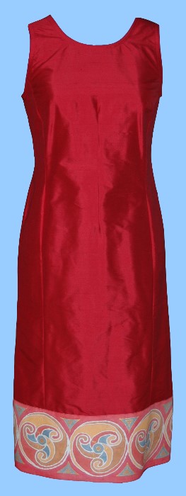 Rotes Dupionseidenkleid mit keltischem Muster (KF003)